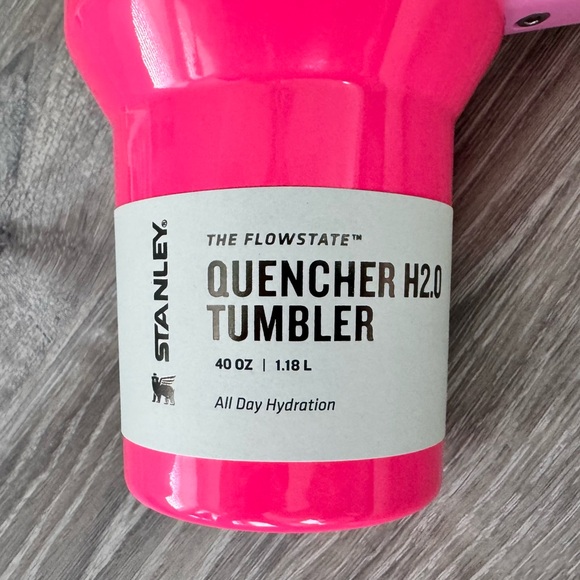 💝 STANLEY Limited Edition Pink Parade 40oz Quencher - Picture 4 of 7